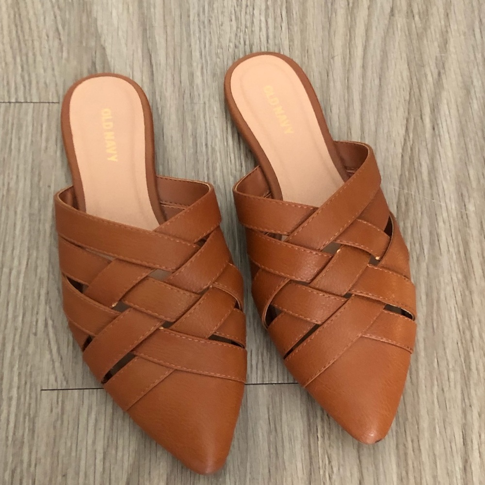 Size 7 women’s mule